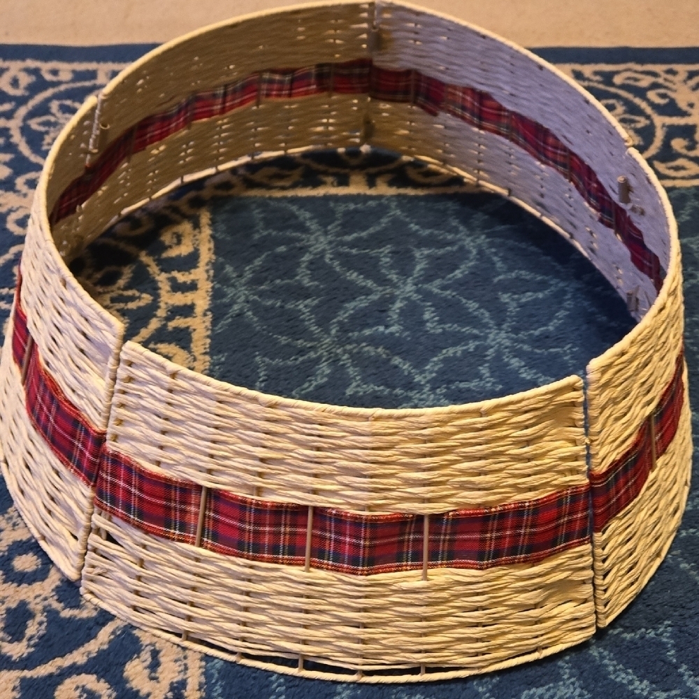New Woven Christmas Tree Stand